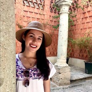 Meet your Posher, Andrea